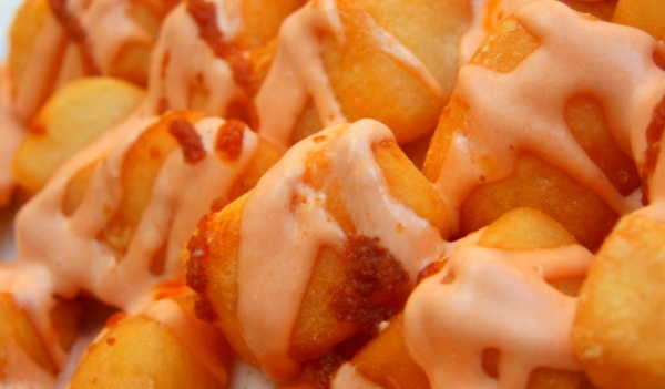 Plato_de_patatas_bravas