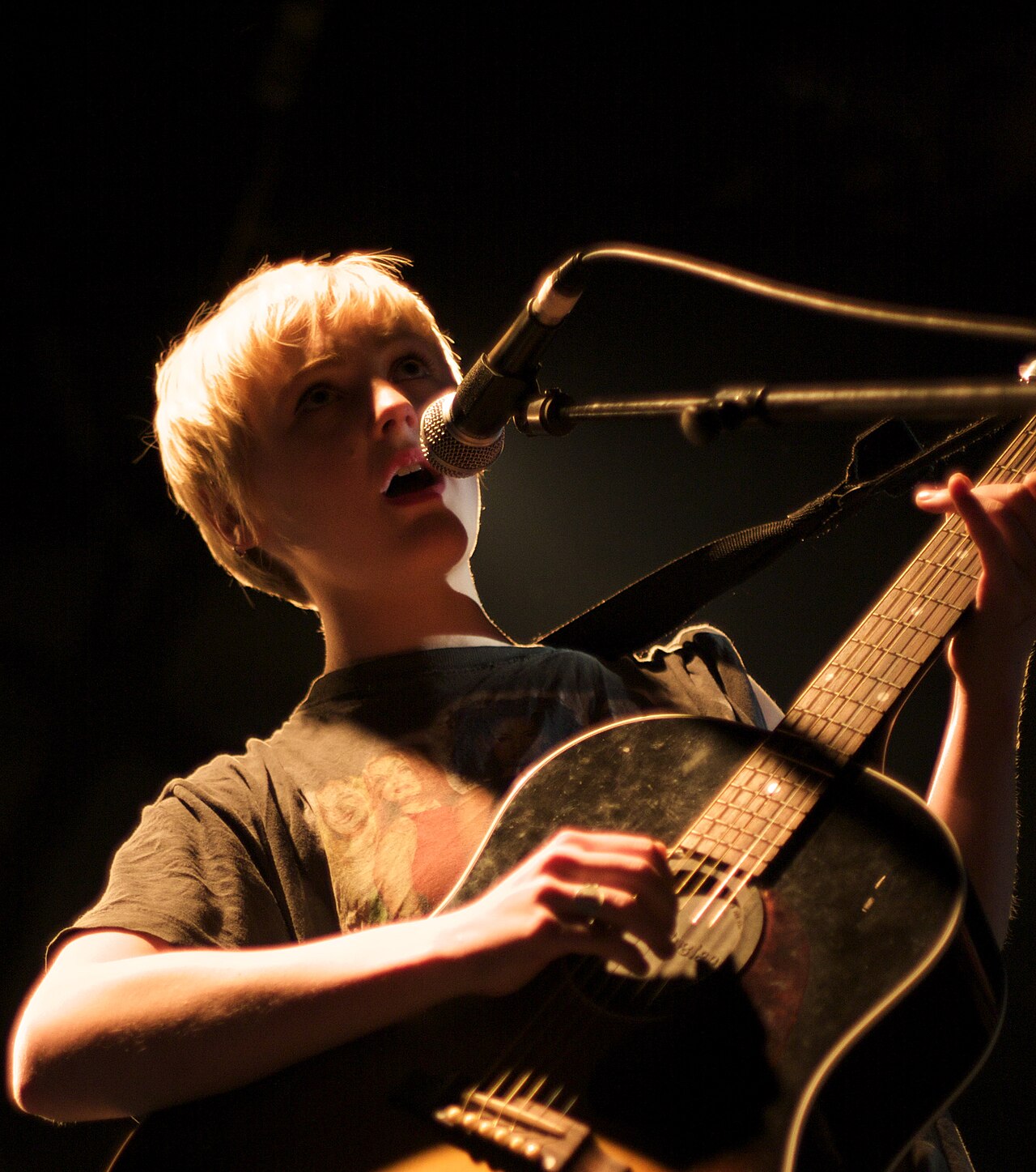 Laura Marling en concert à Barcelone en mai 2008 (photo d’illustration, pas du concert de Nantes)