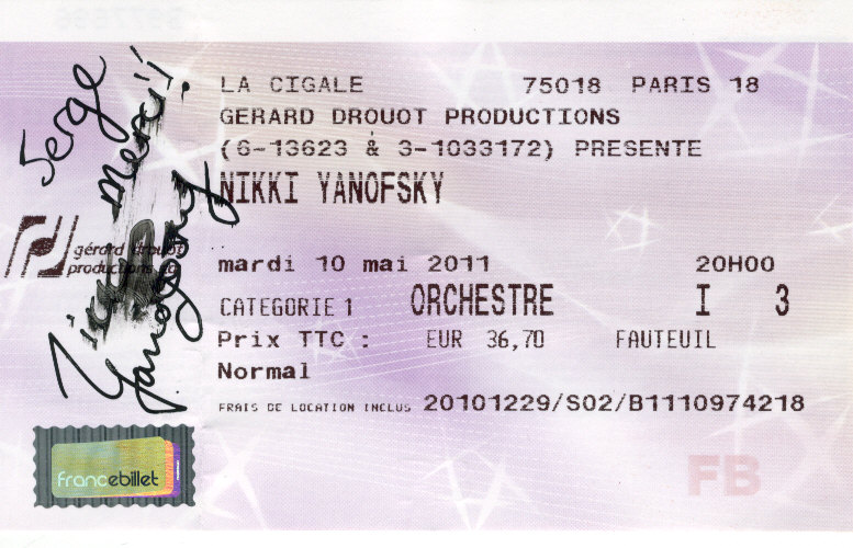 Nikki_Yanofsky_mai_2011