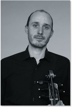Concert au palais Lascaris de Etienne Mangot avec un violoncelle à 5 cordes.