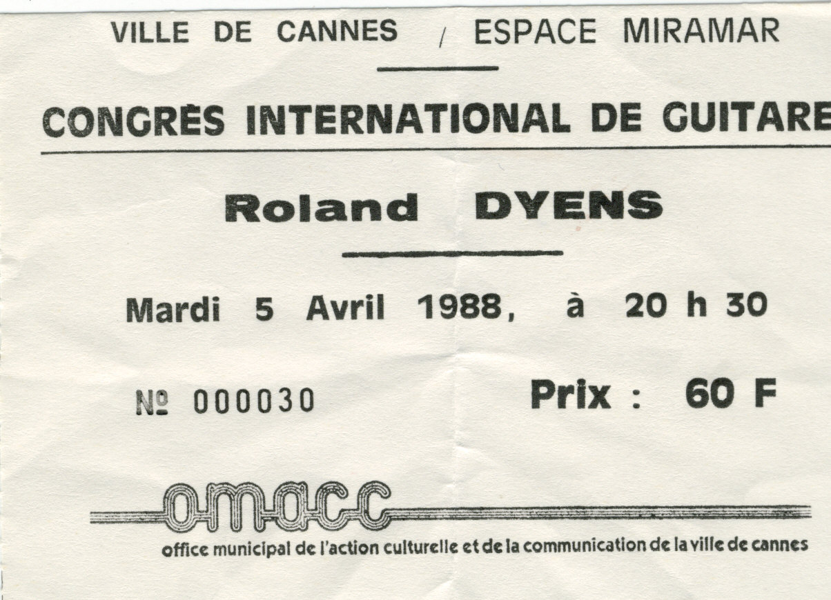Photographie d’archive de Roland Dyens avril 1988.