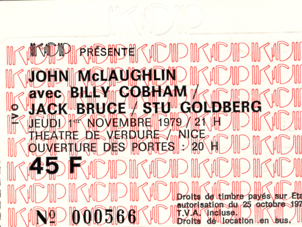 Photographie d’archive de John McLaughlin, novembre 1979.